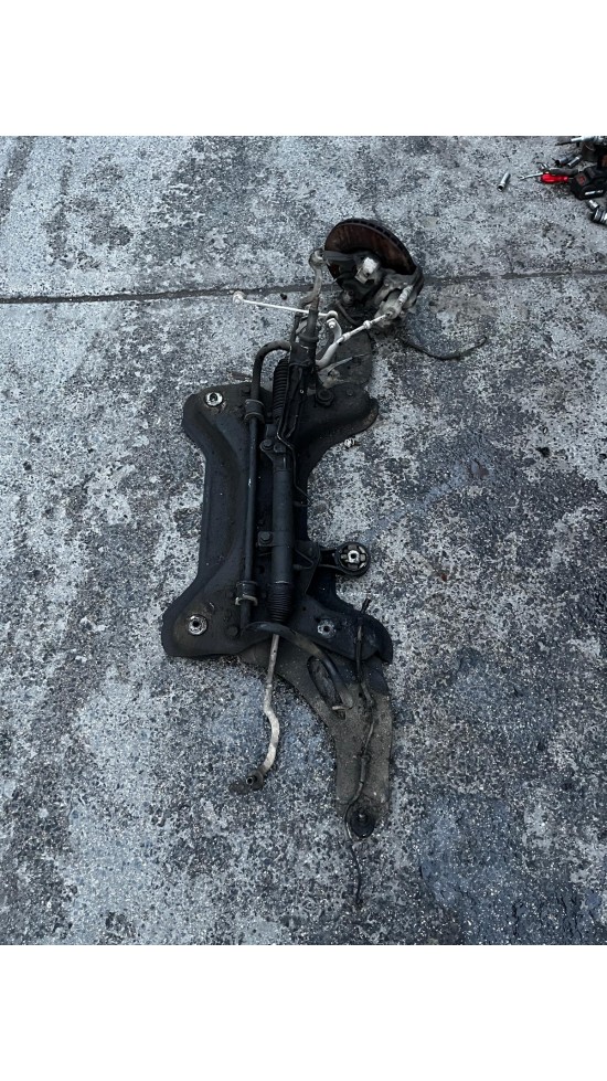 RENAULT TRAFİK 2 OPEL VİVARO  MOTOR BEŞİĞİ  8200626965 GM 93858866